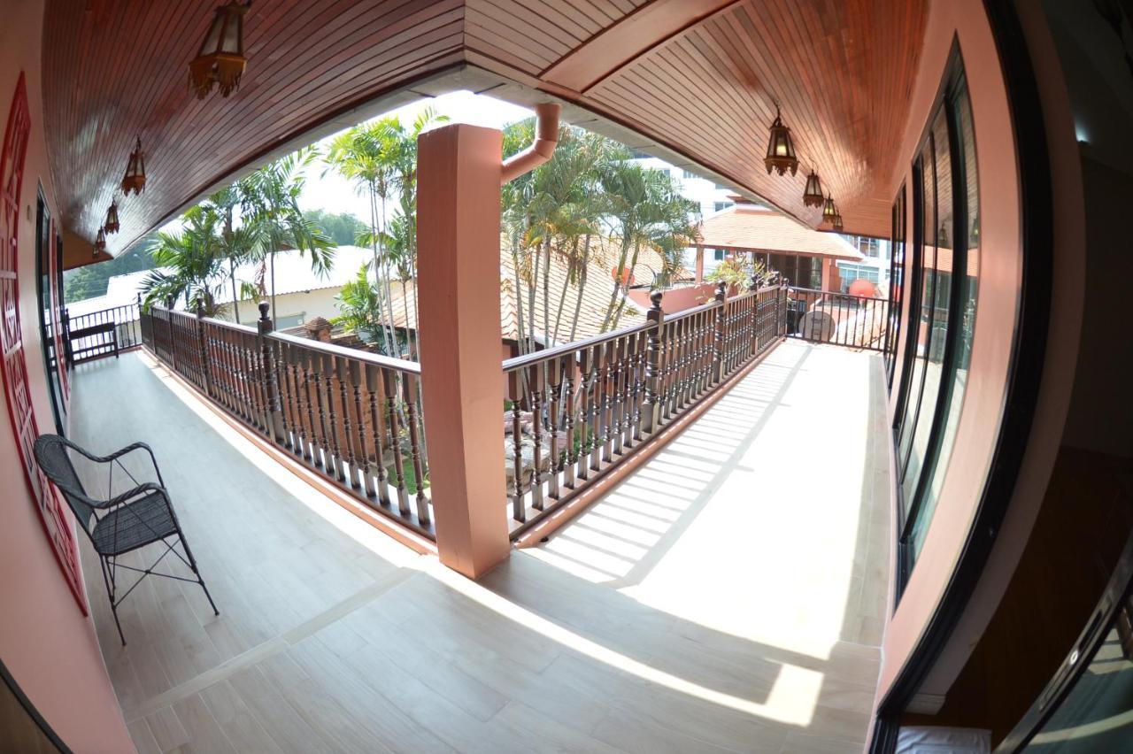 พระตำหนักวิลล่า 10 ห้องนอน พร้อมสระว่ายน้ำส่วนตัว Pattaya Exterior photo