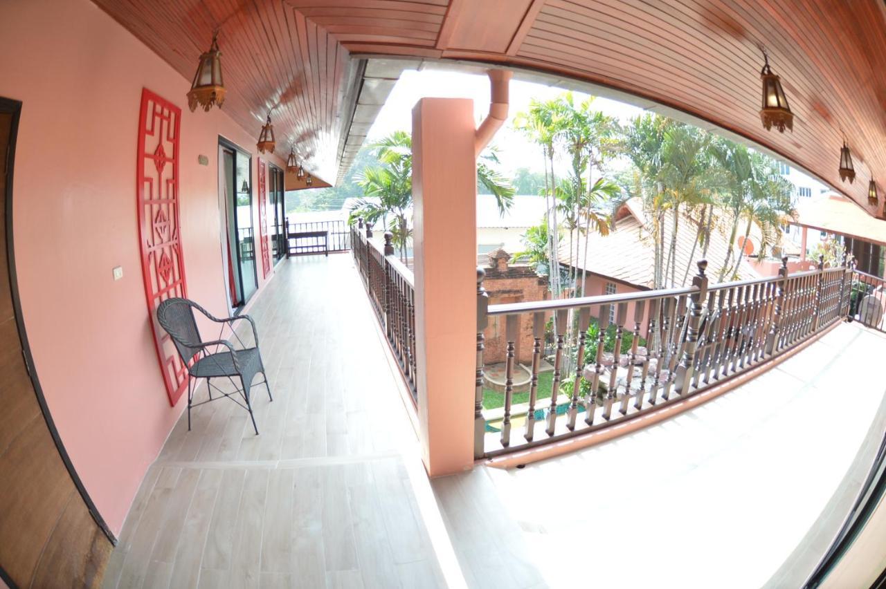 พระตำหนักวิลล่า 10 ห้องนอน พร้อมสระว่ายน้ำส่วนตัว Pattaya Exterior photo