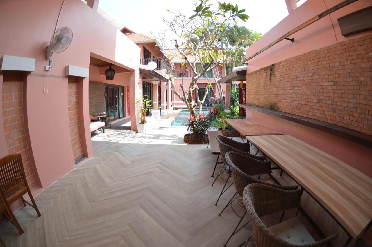 พระตำหนักวิลล่า 10 ห้องนอน พร้อมสระว่ายน้ำส่วนตัว Pattaya Exterior photo